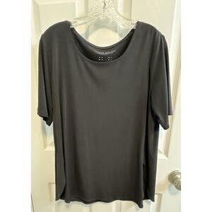 Susan Graver Modern Essentials M Black Short Sleeve Top Curved Hem Round Neck